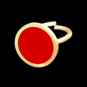 "Δαχτυλίδι κύκλος 18mm με σμάλτο κόκκινο, minimal design."